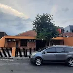 SPOT ON 2683 Cempedak Residence